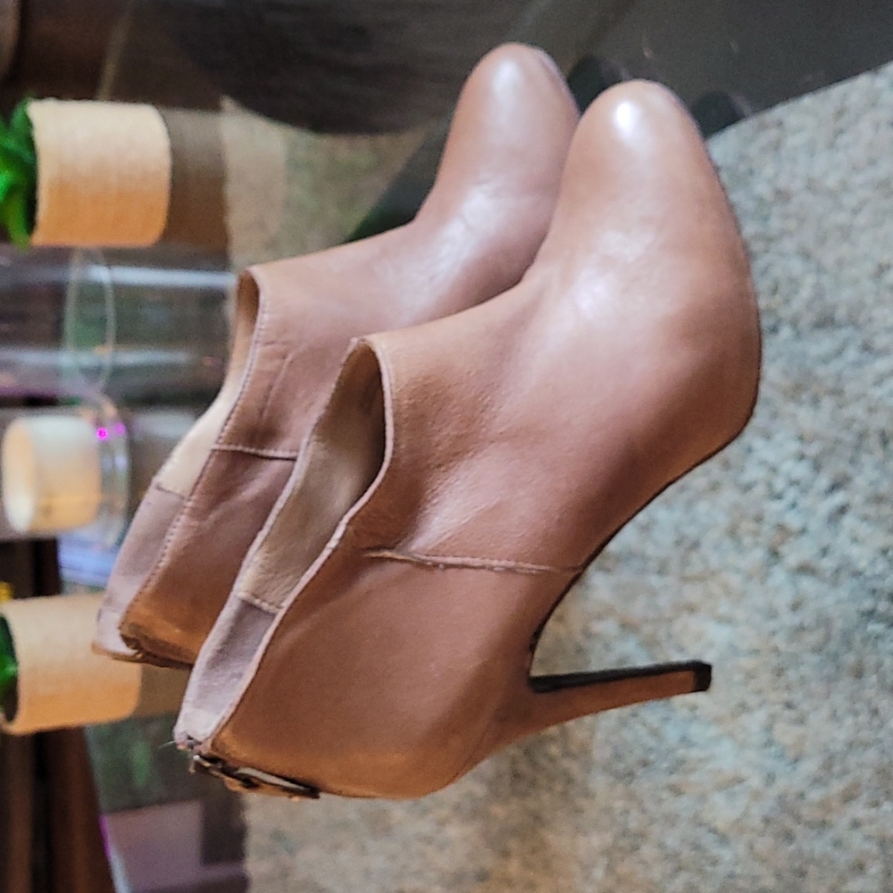 Massimo Dutti leather booties size 7